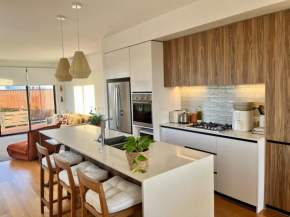 Bright, spacious apartment in Torquay